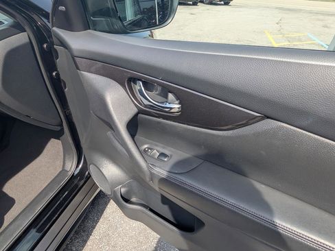 Used 2018 Nissan Rogue S w/ S Value Package AWD/4WD image 22