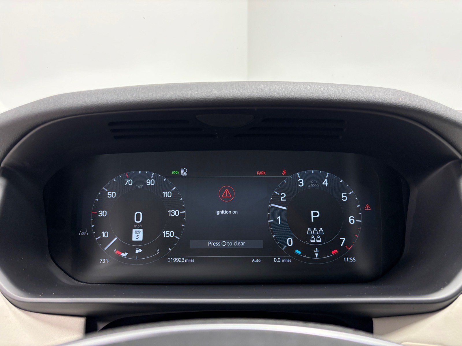 New 2025 Land Rover Discovery S AWD/4WD image 18
