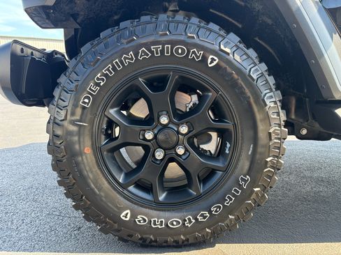 Used 2023 Jeep Wrangler Sport image 36