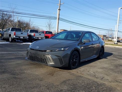 New 2026 Toyota Camry SE image 2