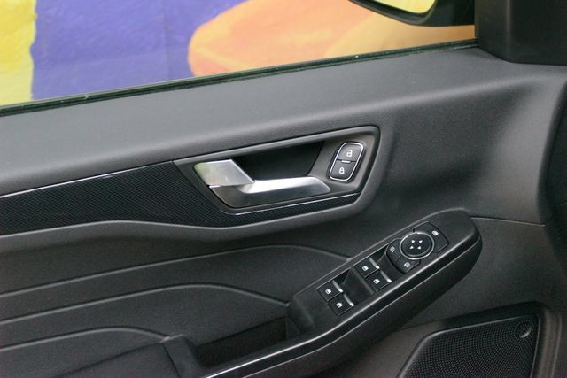 Used 2025 Ford Escape ST-Line AWD/4WD image 13