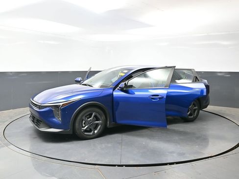 Used 2025 Kia K4 FWD image 54
