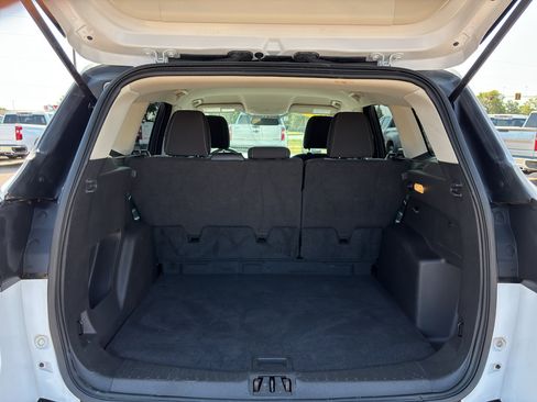 Used 2017 Ford Escape SE AWD/4WD image 9