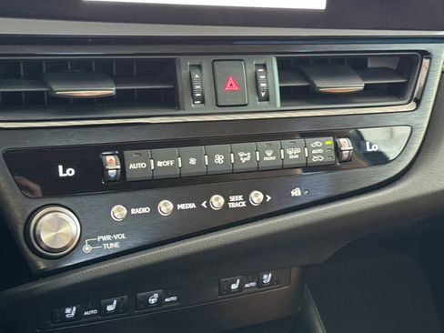 Certified 2024 Lexus ES 350 w/ Premium Package FWD image 25