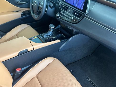 Certified 2023 Lexus ES 300h w/ Premium Package FWD image 19