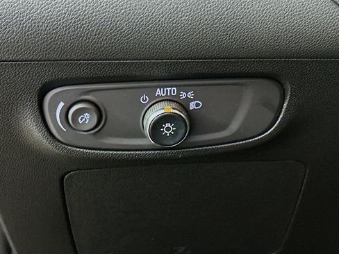 Used 2025 Buick Encore GX Preferred image 16