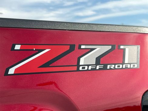 Used 2018 Chevrolet Silverado 1500 LT w/ All Star Edition image 13