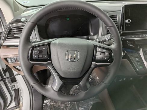New 2026 Honda Odyssey Touring image 22