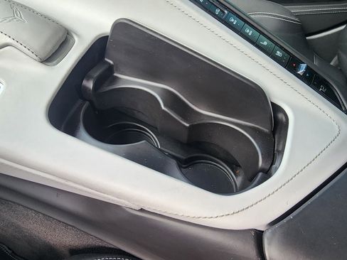 Used 2023 Chevrolet Corvette Stingray Premium Conv w/ Z51 Performance Package image 29