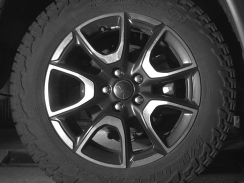 Used 2025 Jeep Compass Trailhawk AWD/4WD image 18