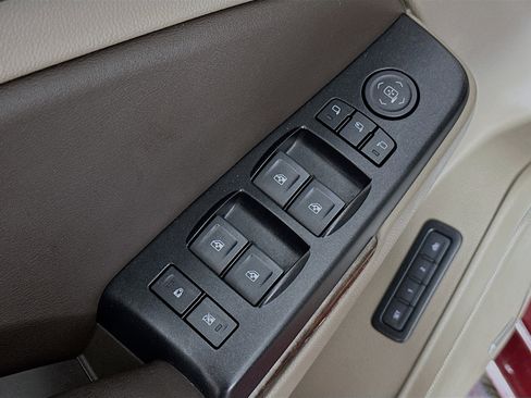 Used 2019 Chevrolet Tahoe LT w/ LT Signature Package image 18