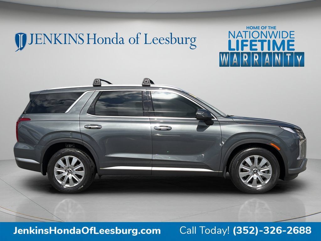 Used 2025 Hyundai Palisade SEL FWD image 2