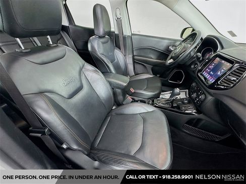 Used 2017 Jeep Compass Limited image 29