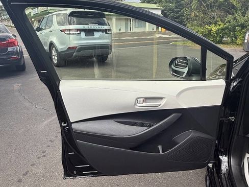 Used 2023 Toyota Corolla LE w/ LE Premium Package image 15