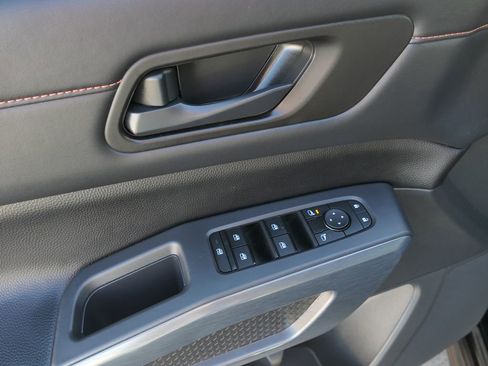 Used 2025 Nissan Pathfinder Rock Creek image 12