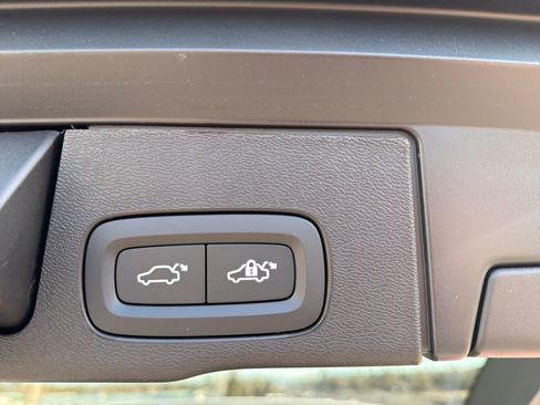 New 2026 Volvo XC60 B5 Ultra w/ Climate Package image 27