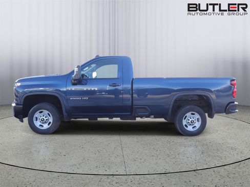 Used 2021 Chevrolet Silverado 2500 W/T w/ WT Convenience Package image 4