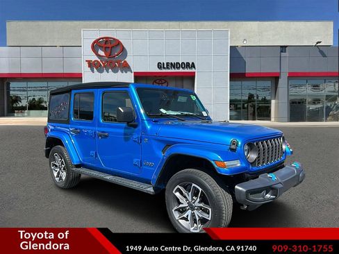 Used 2024 Jeep Wrangler Unlimited w/ Convenience Group AWD/4WD image 1