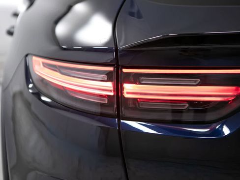 Certified 2023 Porsche Cayenne Turbo GT AWD/4WD image 18