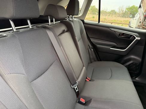 Used 2022 Toyota RAV4 LE AWD/4WD image 22