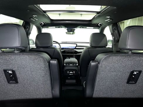 New 2026 Buick Enclave Preferred w/ Power Package AWD/4WD image 37