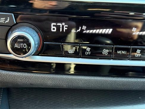 Used 2023 BMW 530e xDrive w/ Premium Package image 19