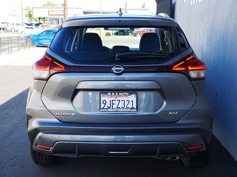 Used 2024 Nissan Kicks SV image 5
