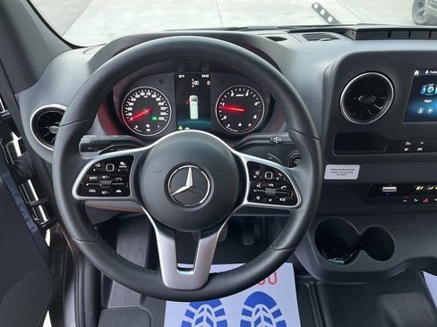 Used 2023 Mercedes-Benz Sprinter 144 Cargo image 13
