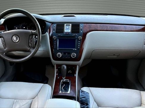 Used 2006 Cadillac DTS w/ Sun And Sound Package image 7