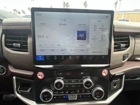 Used 2024 Ford Expedition Limited image 13