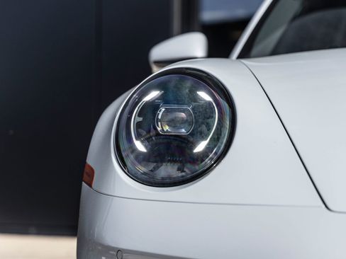 Used 2025 Porsche 911 Carrera w/ Premium Package image 20