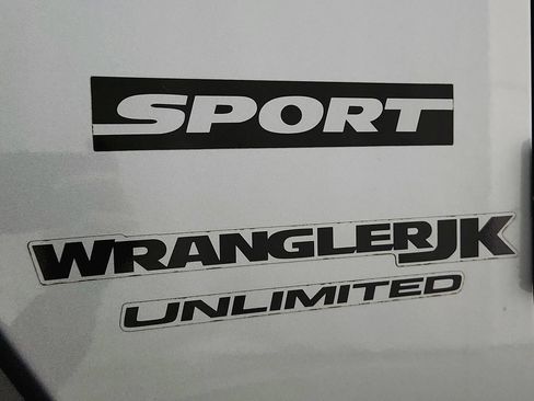 Used 2018 Jeep Wrangler Unlimited Sport S AWD/4WD image 26
