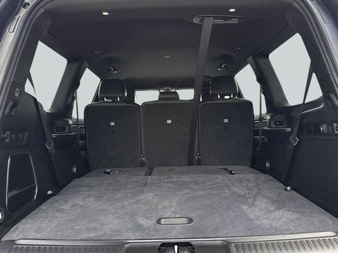 Used 2025 Jeep Wagoneer 4WD image 17