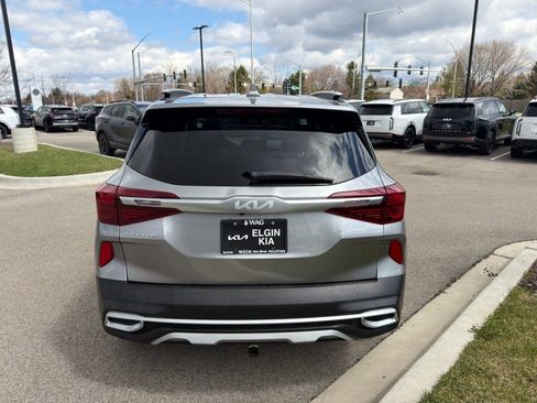 Used 2022 Kia Seltos EX AWD/4WD image 4