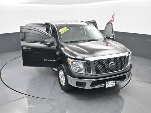 Used 2017 Nissan Titan SV AWD/4WD image 42