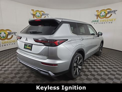 New 2026 Mitsubishi Outlander SE image 7