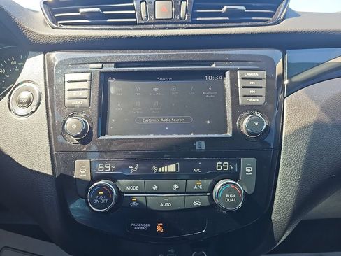 Used 2021 Nissan Rogue Sport SV w/ Technology Package AWD/4WD image 21