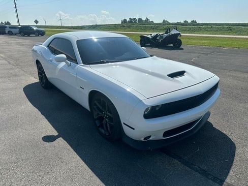 Used 2019 Dodge Challenger R/T w/ Driver Convenience Group RWD image 7