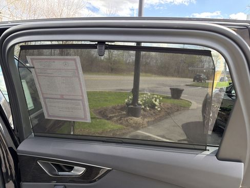 Used 2023 Audi Q7 3.0T Prestige image 21