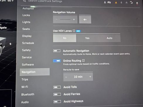 Used 2024 Tesla Cybertruck AWD Crew Cab image 34