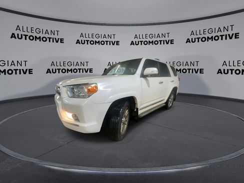 Used 2011 Toyota 4Runner SR5 AWD/4WD image 5
