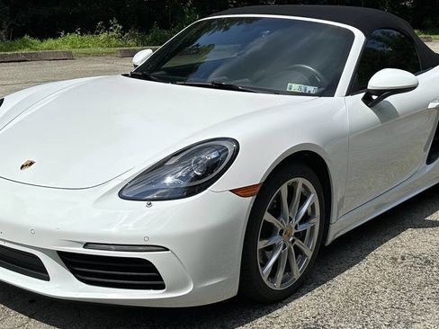 Used 2018 Porsche 718 Boxster Base 2dr Convertible image 1