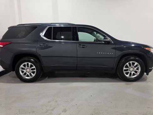 Used 2021 Chevrolet Traverse LT image 22