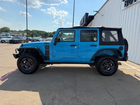 Used 2017 Jeep Wrangler Unlimited Sport AWD/4WD image 3