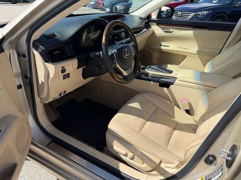 Used 2013 Lexus ES 350 w/ Luxury Pkg FWD image 11