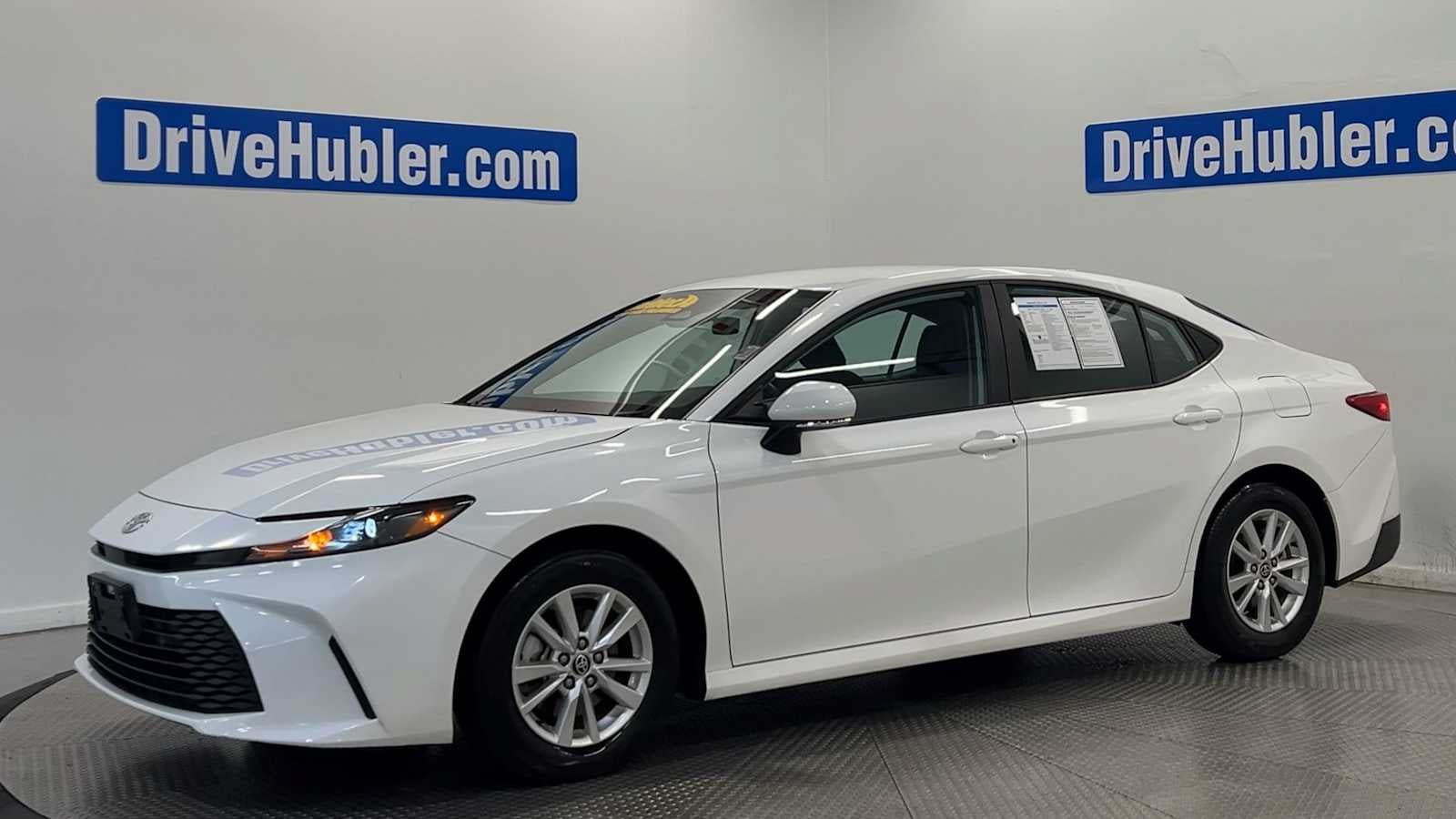 Used 2025 Toyota Camry LE FWD image 4