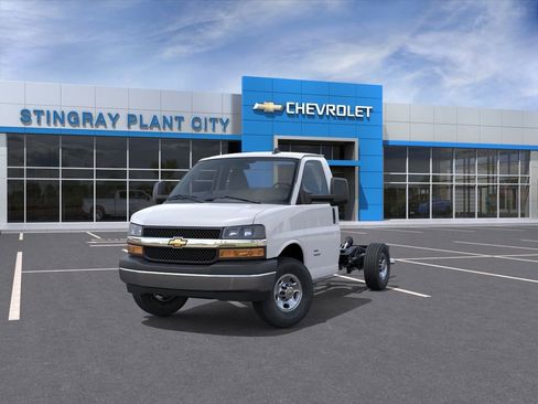 New 2025 Chevrolet Express 3500 w/ Power Convenience Package RWD image 8