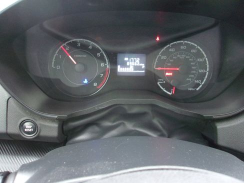 Used 2021 Subaru Crosstrek 2.0i Premium image 18