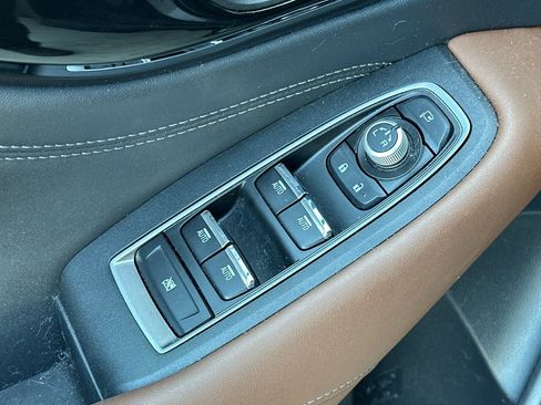 Used 2022 Subaru Outback Touring AWD/4WD image 12