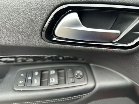 Used 2024 Dodge Durango SXT w/ SXT Blacktop Group image 14